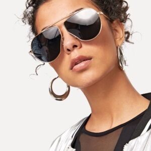 SUNGLASSES WOMENS WITH CARRYING CASE